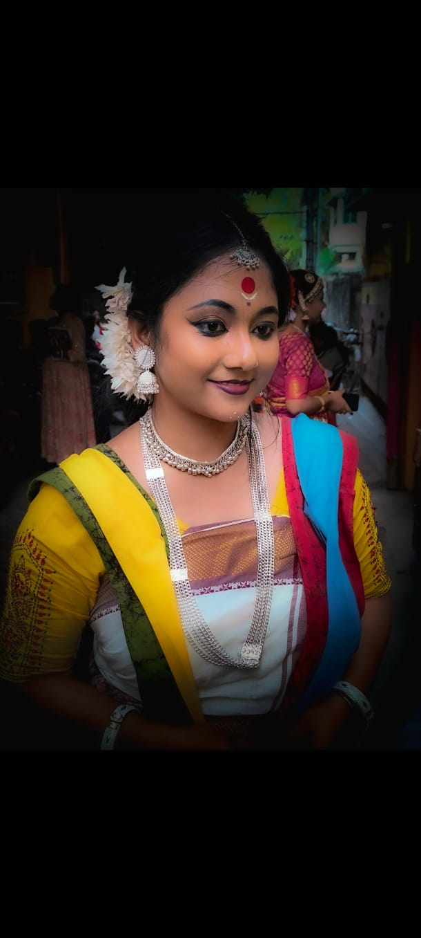 Traditional Bengali dance attire